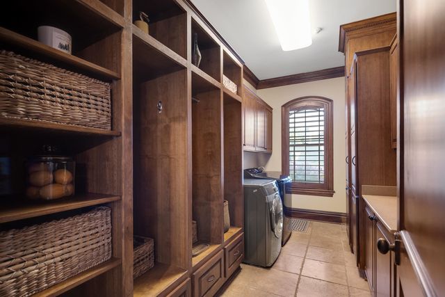 561 WILD ELM CV, Memphis, TN 38120