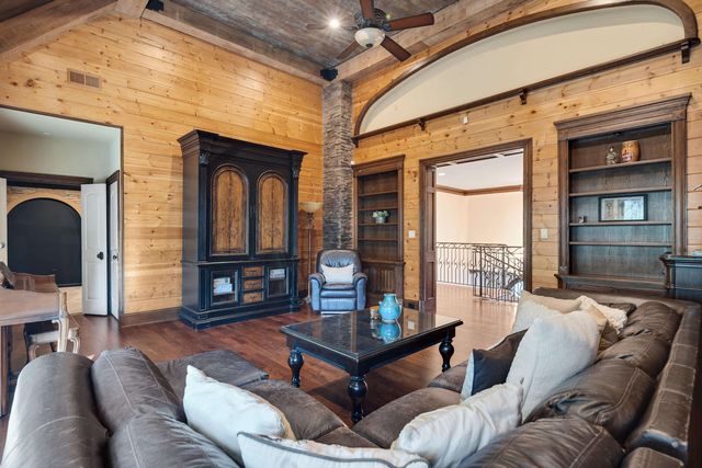 561 WILD ELM CV, Memphis, TN 38120