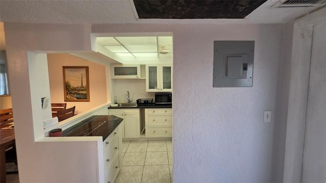 5111 W Oakland Park Boulevard 104, Lauderdale Lakes, FL 33313