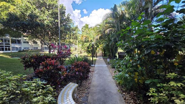 5111 W Oakland Park Boulevard 104, Lauderdale Lakes, FL 33313