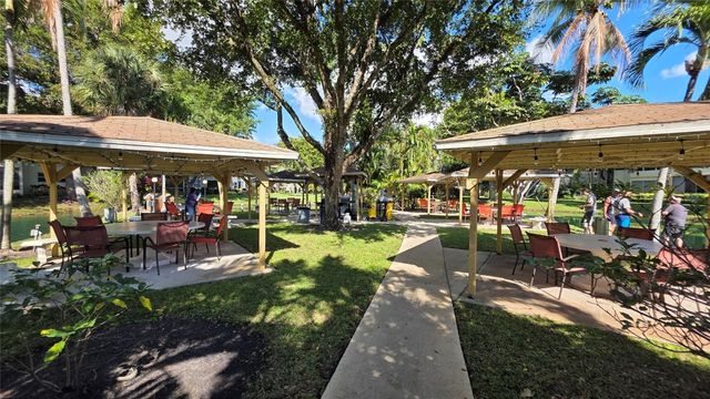 5111 W Oakland Park Boulevard 104, Lauderdale Lakes, FL 33313