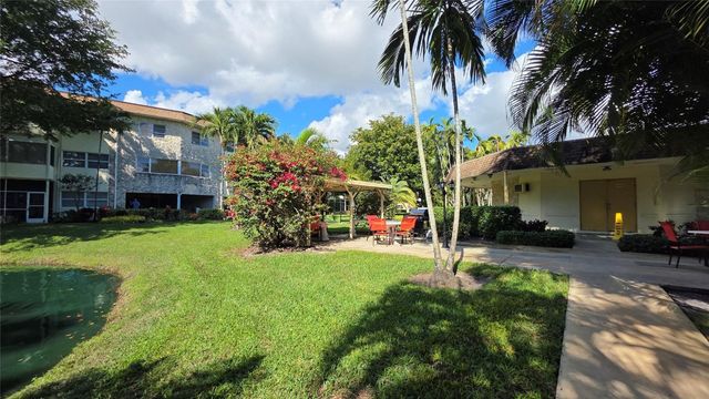 5111 W Oakland Park Boulevard 104, Lauderdale Lakes, FL 33313