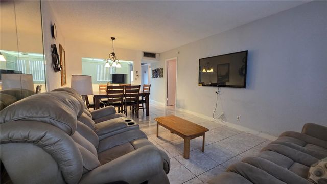 5111 W Oakland Park Boulevard 104, Lauderdale Lakes, FL 33313