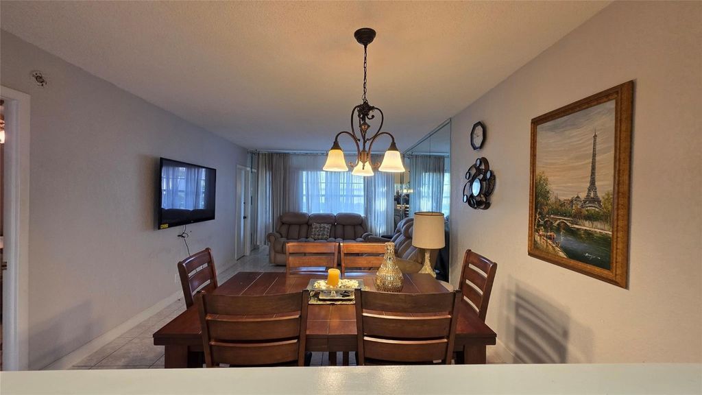 5111 W Oakland Park Boulevard 104, Lauderdale Lakes, FL 33313