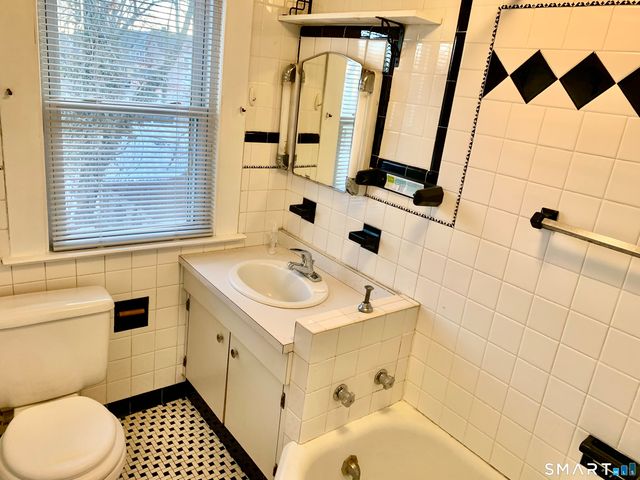 52 Goffe Terrace, New Haven, CT 06511