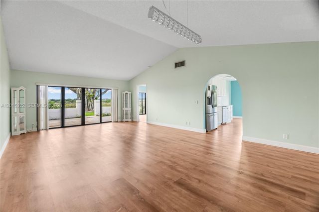 20013 Mona Circle, Boca Raton, FL 33434