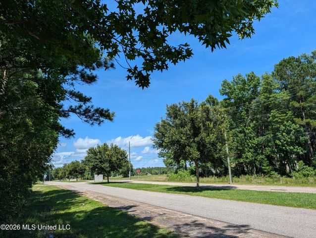 2332 Airport Drive, Diamondhead, MS 39525