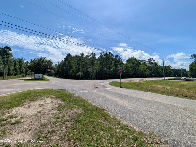 2332 Airport Drive, Diamondhead, MS 39525