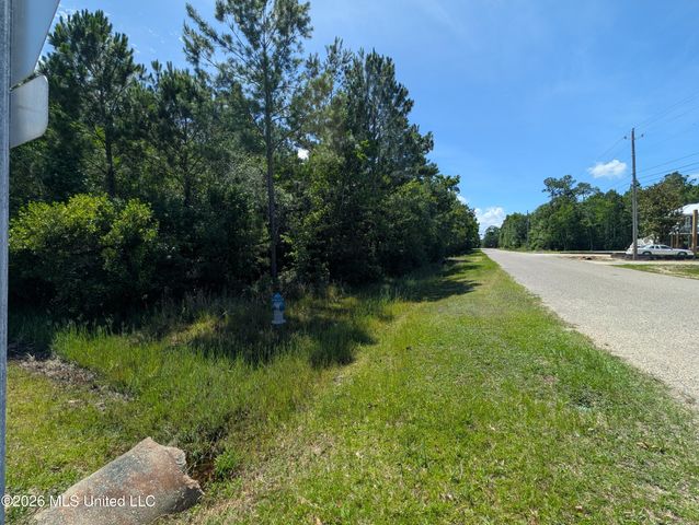 2332 Airport Drive, Diamondhead, MS 39525