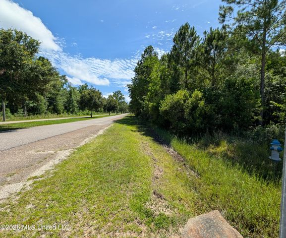 2332 Airport Drive, Diamondhead, MS 39525
