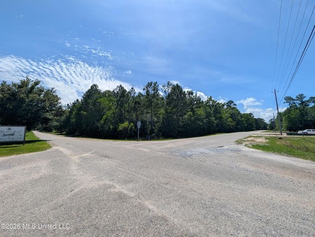 2332 Airport Drive, Diamondhead, MS 39525