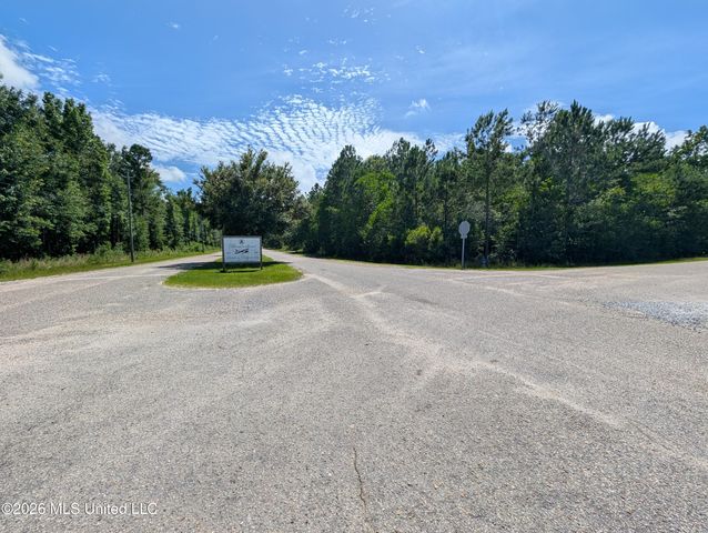 2332 Airport Drive, Diamondhead, MS 39525
