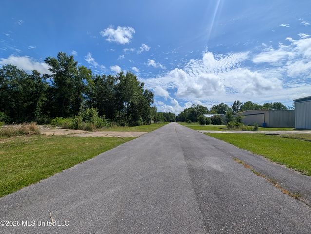 2332 Airport Drive, Diamondhead, MS 39525