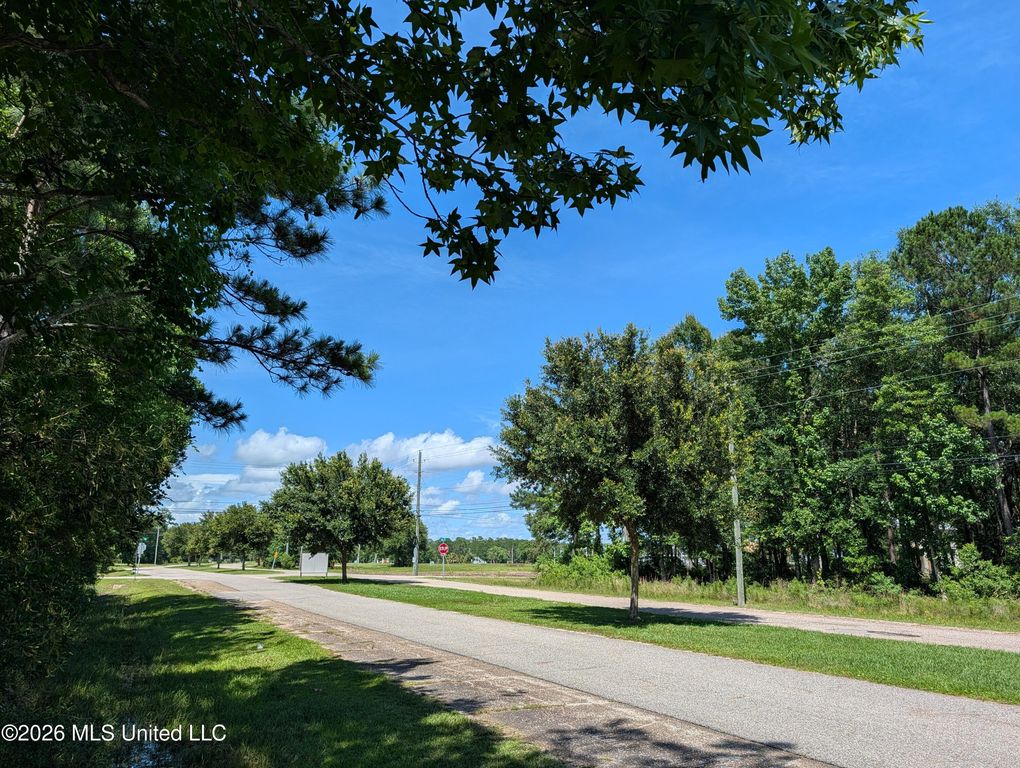 2332 Airport Drive, Diamondhead, MS 39525