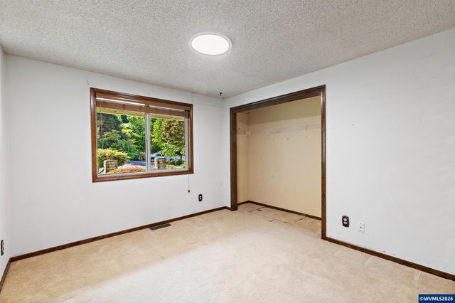 1995 History Ct S, Salem, OR 97302