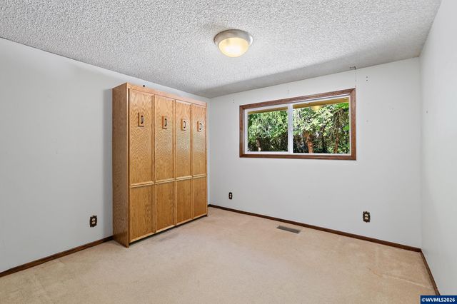 1995 History Ct S, Salem, OR 97302