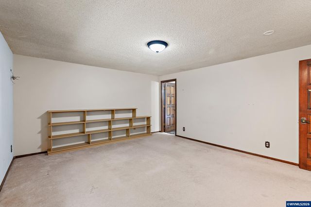 1995 History Ct S, Salem, OR 97302
