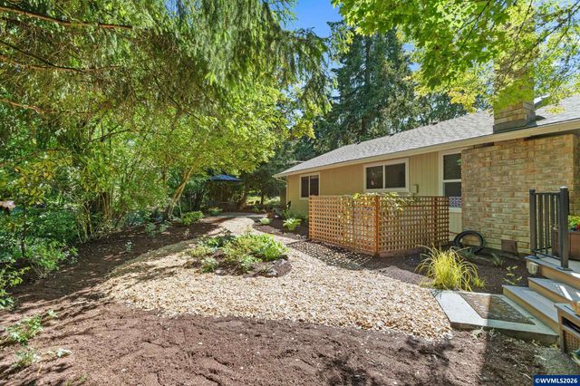 1995 History Ct S, Salem, OR 97302