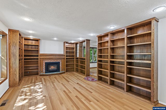 1995 History Ct S, Salem, OR 97302