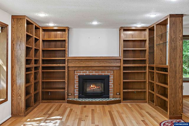 1995 History Ct S, Salem, OR 97302