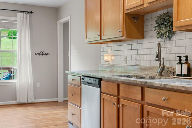 77 Sherry Lane, Leicester, NC 28748