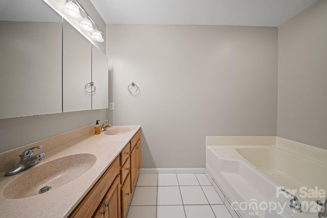 77 Sherry Lane, Leicester, NC 28748