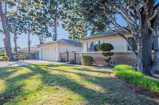 1007 Driftwood Place, Salinas, CA 93901