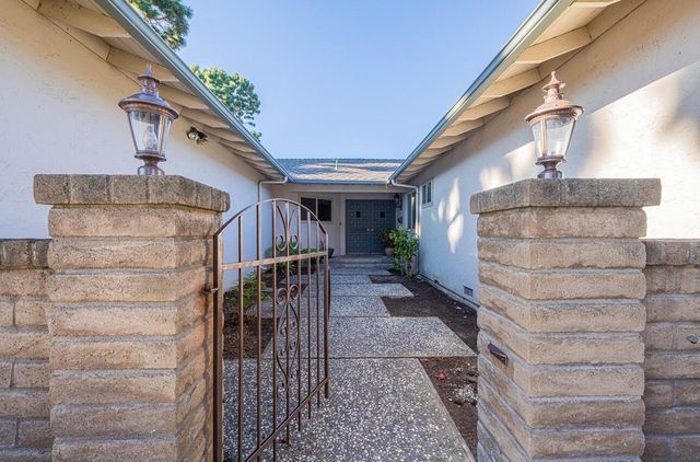 1007 Driftwood Place, Salinas, CA 93901