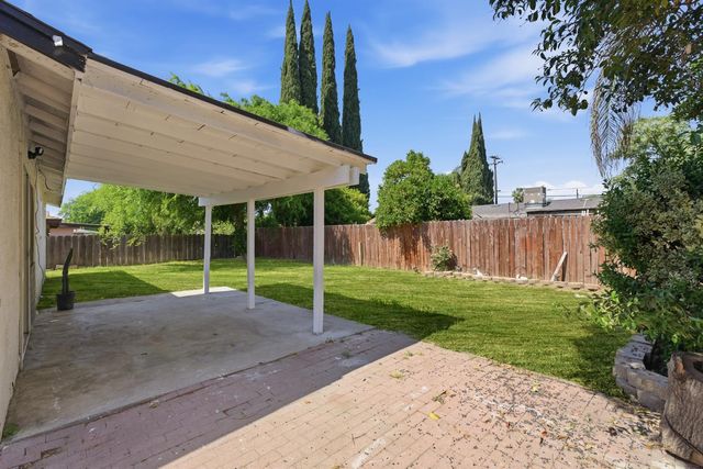 4907 E Platt Avenue, Fresno, CA 93727