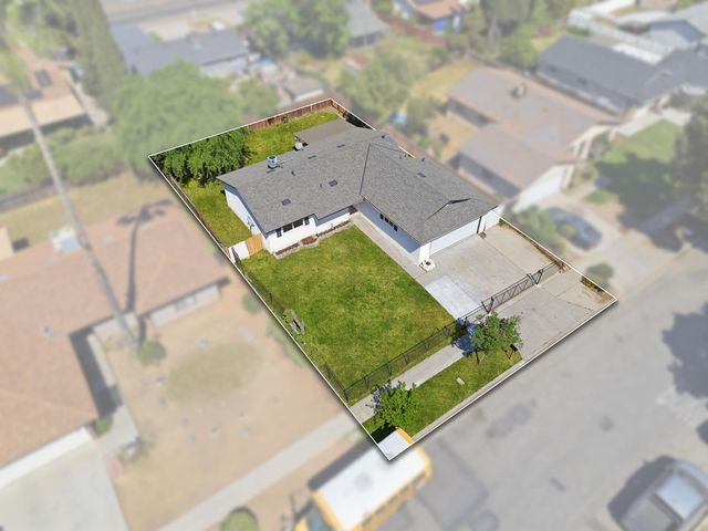 4907 E Platt Avenue, Fresno, CA 93727