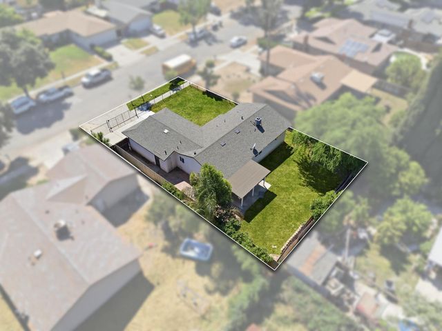 4907 E Platt Avenue, Fresno, CA 93727