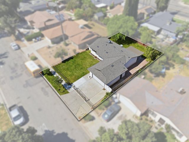 4907 E Platt Avenue, Fresno, CA 93727