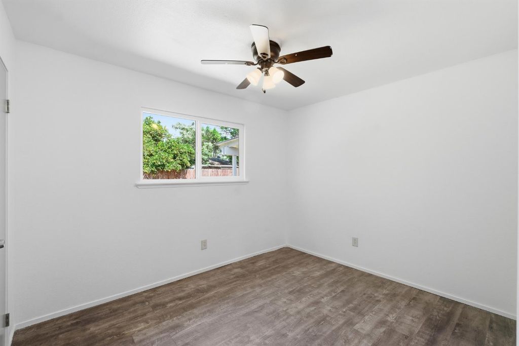 Image 10 of property listing at 4907 E Platt Avenue, Fresno, CA 93727