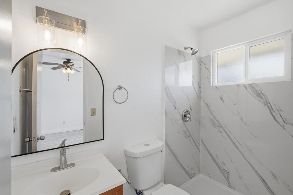 Image 17 of property listing at 4907 E Platt Avenue, Fresno, CA 93727