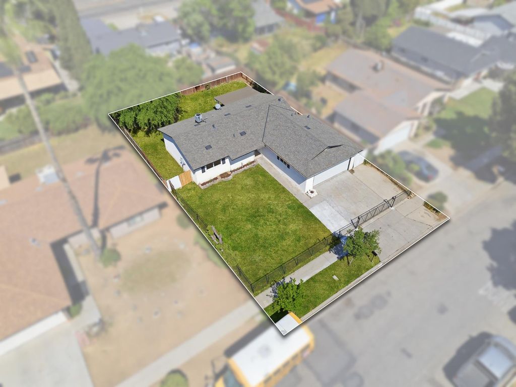 Image 26 of property listing at 4907 E Platt Avenue, Fresno, CA 93727