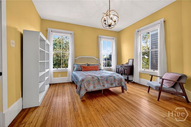 513 E Henry Street, Savannah, GA 31401