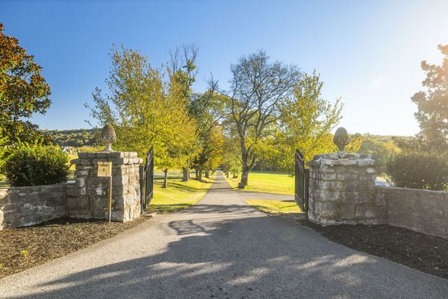 2133 Allisona Rd, Eagleville, TN 37060