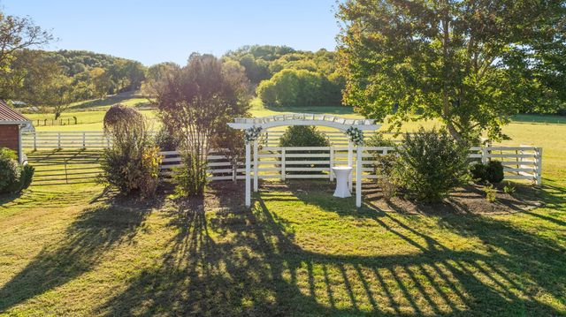 2133 Allisona Rd, Eagleville, TN 37060