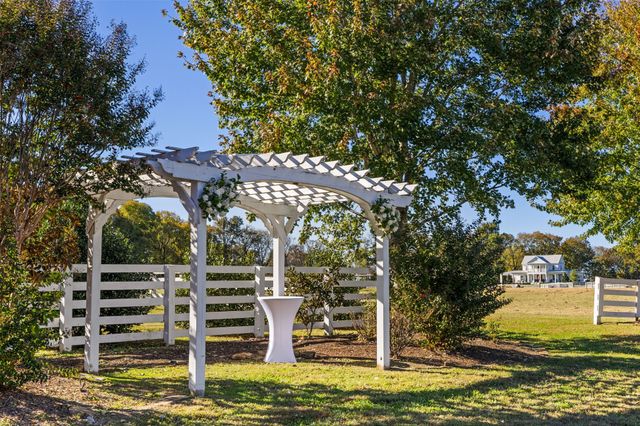 2133 Allisona Rd, Eagleville, TN 37060