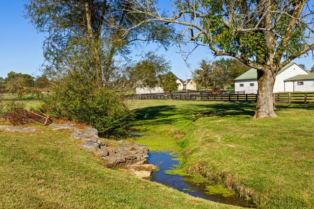 2133 Allisona Rd, Eagleville, TN 37060