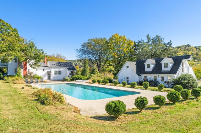 2133 Allisona Rd, Eagleville, TN 37060