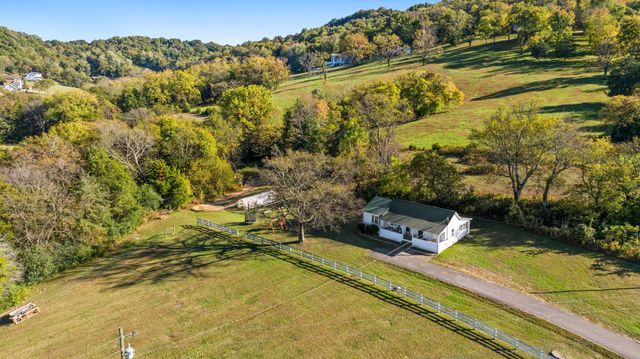 2133 Allisona Rd, Eagleville, TN 37060