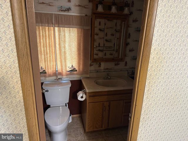 1027 PINE CIR, Telford, PA 18969