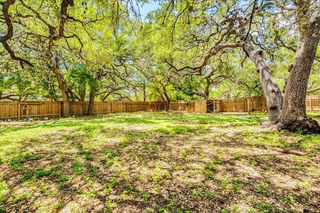 805 High Mesa DR, Wimberley, TX 78676