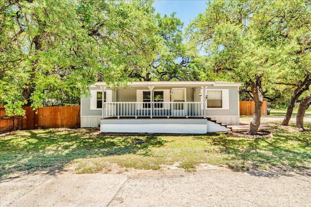 805 High Mesa DR, Wimberley, TX 78676