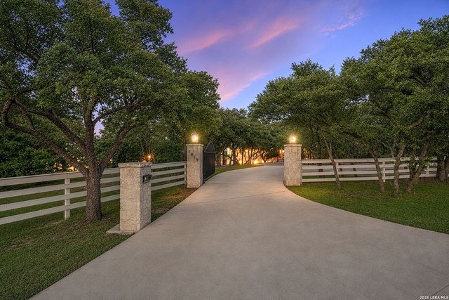 7419 SECRETARIAT LN, Fair Oaks Ranch, TX 78015