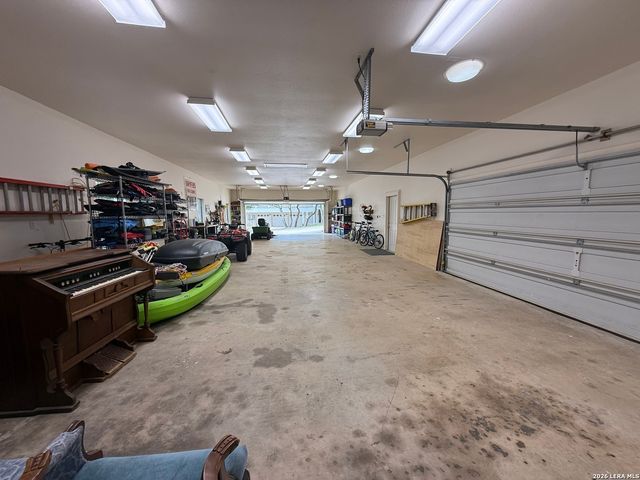 7419 SECRETARIAT LN, Fair Oaks Ranch, TX 78015