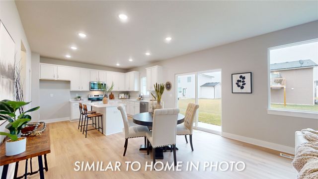 136 Creekside Drive, Bondurant, IA 50035