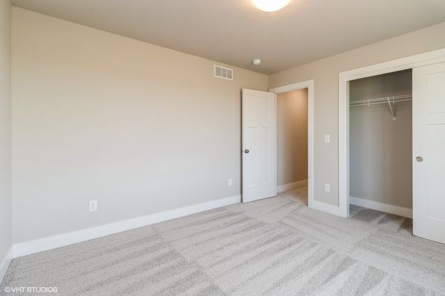 136 Creekside Drive, Bondurant, IA 50035