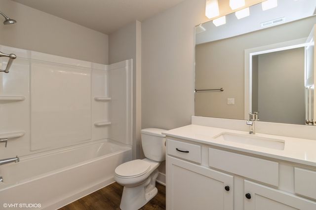 136 Creekside Drive, Bondurant, IA 50035